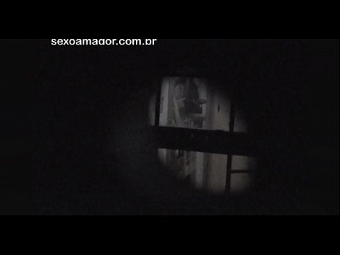 ❤️ Blondie dirakam video secara rahsia oleh intip kawasan kejiranan yang tersembunyi di sebalik batu bata kosong ❤️ Video lucah di lucah ms.eviewporn.ru ❌❤